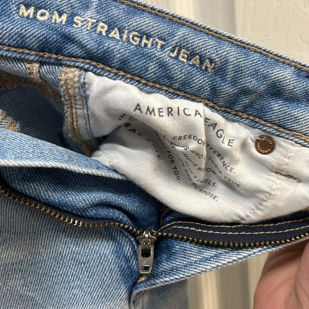 American Eagle Stretch Mom Straight Jean Distressed Size 00 Regular - Picture 5 of 6